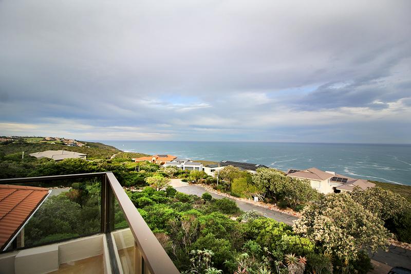 5 Bedroom Property for Sale in Village On Sea Western Cape